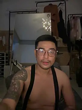 Snapshot of Asianhif chatting on October 5, 5:00 pm Asianhif online show from October 5, 5:00 pm