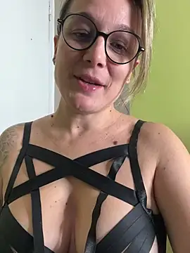 marinella07 online show from December 15, 10:50 am