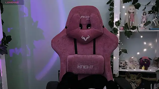 prettybones online show from February 1, 11:14 pm