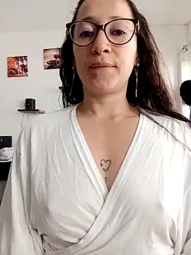 emilypoppy3 online show from February 20, 7:14 pm