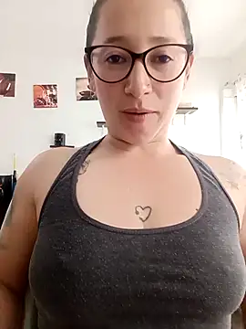 emilypoppy3 online show from March 9, 8:35 pm