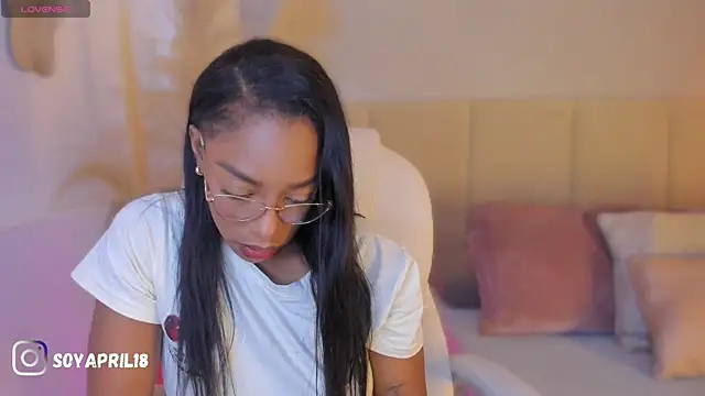 aprilebony  online show from April 4, 10:57 am