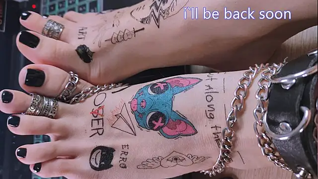 Snapshot of Femdom_Lola chatting on December 8, 2:19 pm Femdom Lola online show from December 8, 2:19 pm