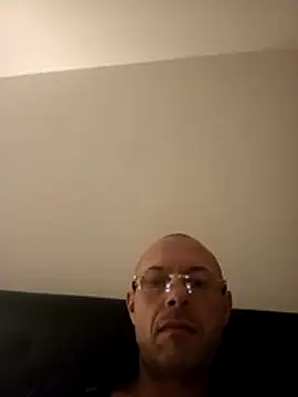 Guitccch online show from April 8, 2:33 am