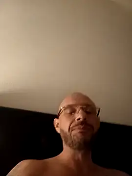 Guitccch online show from April 21, 10:23 pm