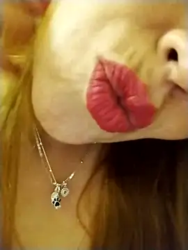 edithhermosa online show from March 8, 4:45 am