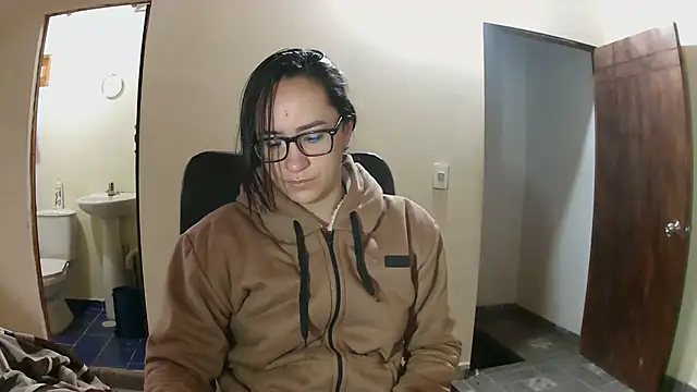 brittanycheeks online show from February 24, 11:52 am