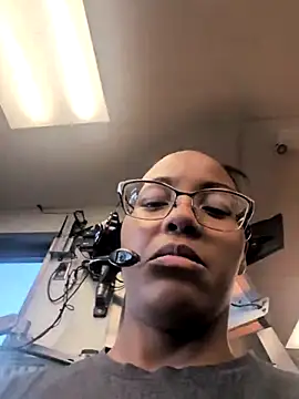 samone9 online show from February 8, 9:07 pm