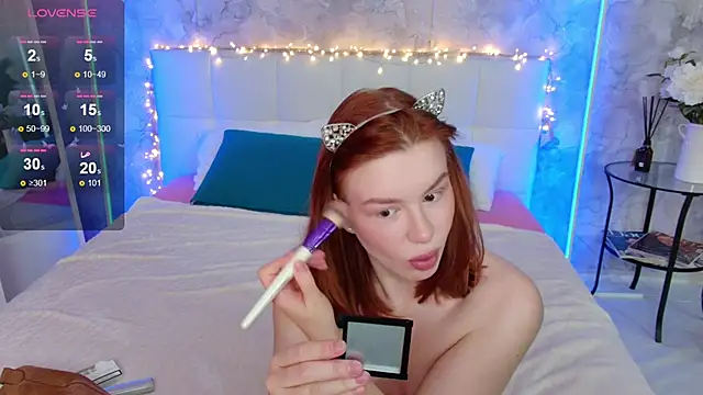 Snapshot of LucyHornyDoll chatting on December 13, 6:00 am LucyHornyDoll online show from December 13, 6:00 am