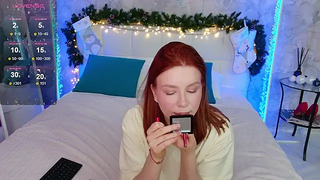 Snapshot of LucyHornyDoll chatting on January 15, 5:50 am LucyHornyDoll online show from January 15, 5:50 am