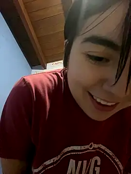 Snapshot of abrilwilliam_ chatting on December 3, 12:35 am abrilwilliam online show from December 3, 12:35 am