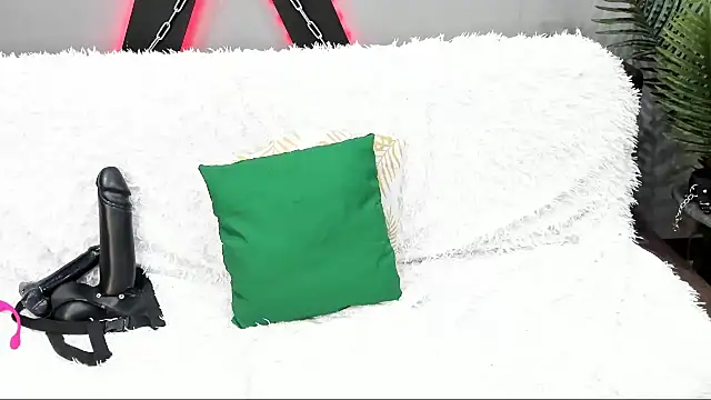 Snapshot of DaisyMun chatting on February 26, 4:47 am DaisyMun online show from February 26, 4:47 am