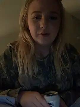 Snapshot of cammy2 chatting on December 29, 6:14 am cammy2 online show from December 29, 6:14 am