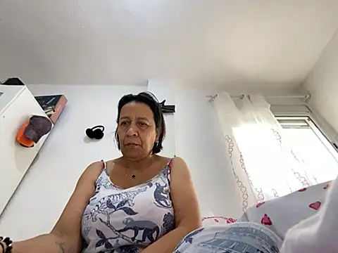 sweeviolet online show from March 26, 8:31 am