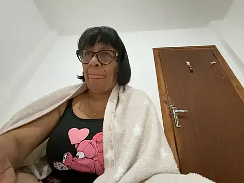 sweeviolet online show from April 23, 6:36 am