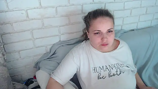 Crazyy girl  online show from February 18, 4:25 pm