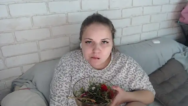 Crazyy girl  online show from February 24, 2:04 pm