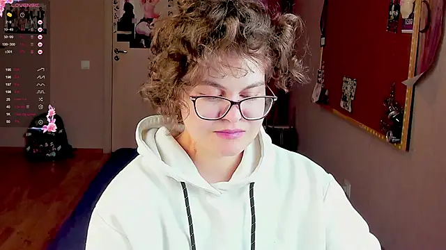 Sashy Way online show from December 7, 6:54 am