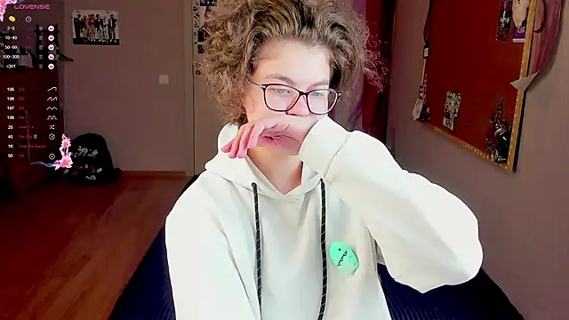 Sashy Way online show from December 18, 6:46 pm