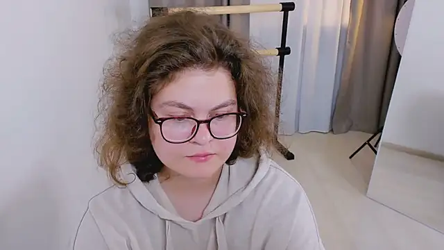 Sashy Way online show from September 15, 9:26 pm