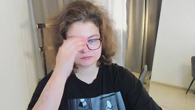 Sashy Way online show from September 18, 9:28 pm