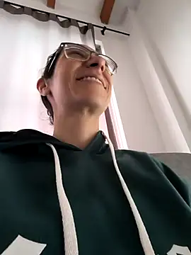 Snapshot of Andromeda-jade chatting on December 5, 6:04 pm Andromeda-jade online show from December 5, 6:04 pm