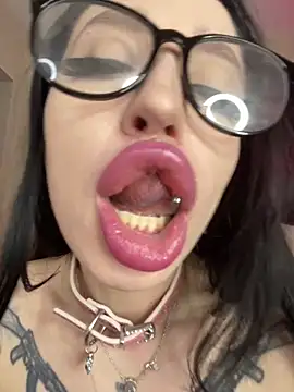 Molly  Moon online show from April 22, 2:36 am