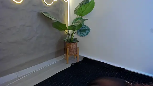 Snapshot of Isa__Blanc chatting on January 22, 3:20 am Isa Blanc online show from January 22, 3:20 am