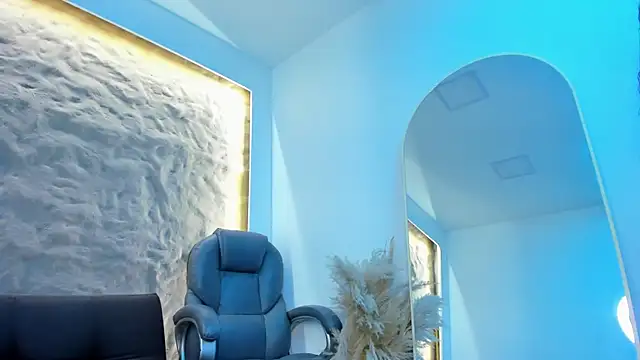 Snapshot of Isa__Blanc chatting on February 27, 3:04 am Isa Blanc online show from February 27, 3:04 am