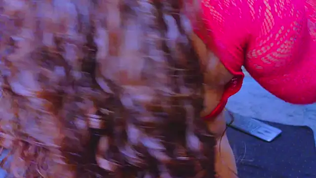 Snapshot of Isa__Blanc chatting on September 16, 12:11 am Isa Blanc online show from September 16, 12:11 am