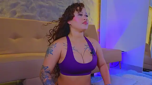 Snapshot of Isa__Blanc chatting on October 10, 1:26 am Isa Blanc online show from October 10, 1:26 am