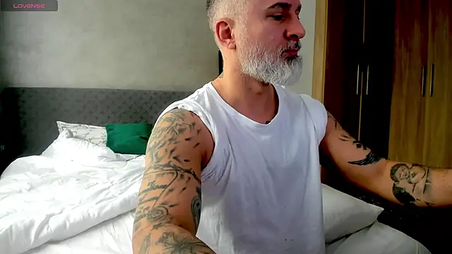 BlowMyXXL online show from March 16, 8:10 am