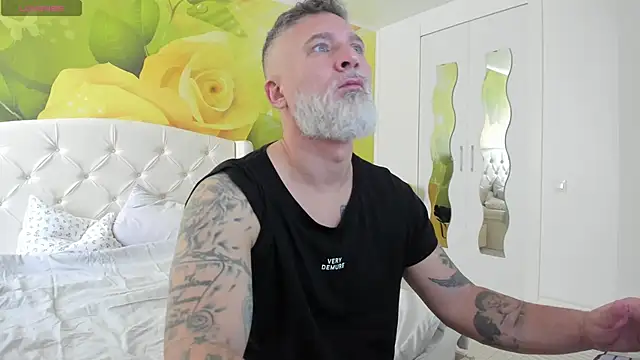 BlowMyXXL online show from February 25, 8:35 am