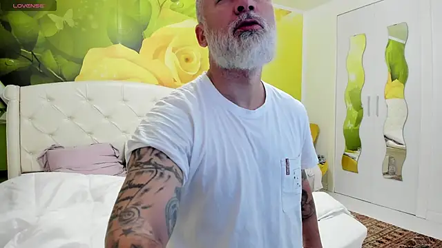 BlowMyXXL online show from April 4, 7:17 am