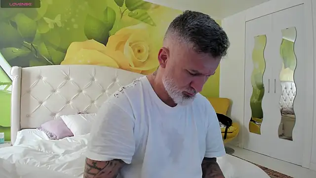 BlowMyXXL online show from April 9, 7:14 am