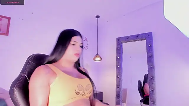 sarajhonson dl online show from April 7, 5:24 pm