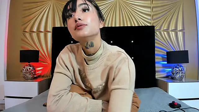 emmily keller19 online show from February 8, 1:33 pm