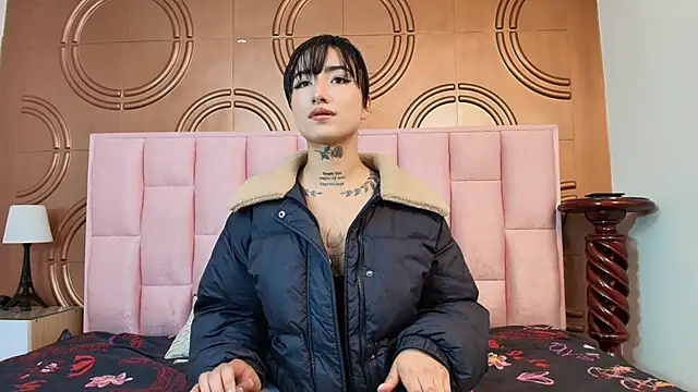 emmily keller19 online show from September 19, 1:23 pm