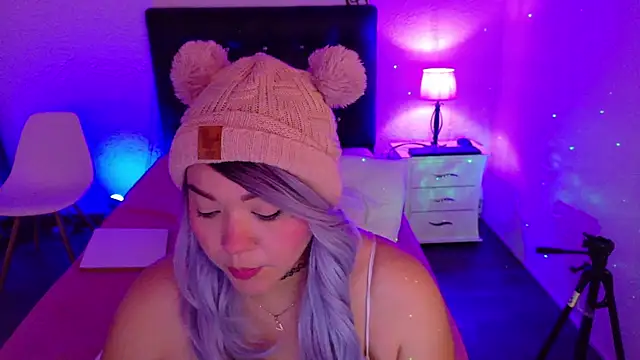 Snapshot of Cuckold_lover69 chatting on March 18, 3:53 am Cuckold lover69 online show from March 18, 3:53 am