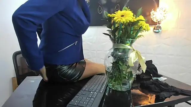 miss lucero1 online show from February 11, 7:59 pm