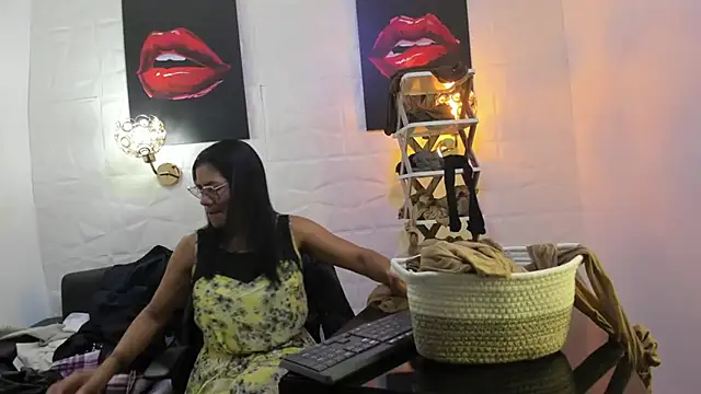 miss lucero1 online show from March 10, 1:56 am