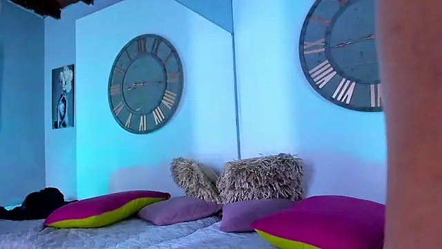 Snapshot of Mike_0233_ chatting on December 21, 7:03 am Mike 0233 online show from December 21, 7:03 am