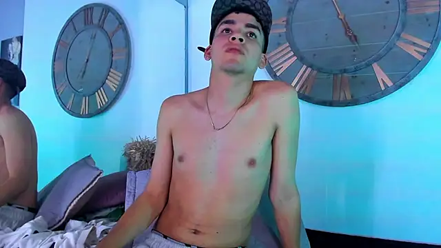 Snapshot of Mike_0233_ chatting on January 3, 7:16 am Mike 0233 online show from January 3, 7:16 am