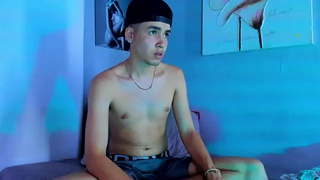 Snapshot of Mike_0233_ chatting on January 12, 7:53 am Mike 0233 online show from January 12, 7:53 am