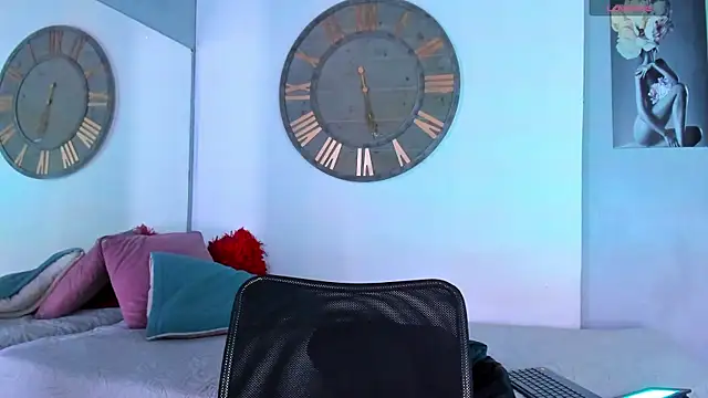 Snapshot of Mike_0233_ chatting on January 17, 3:45 am Mike 0233 online show from January 17, 3:45 am