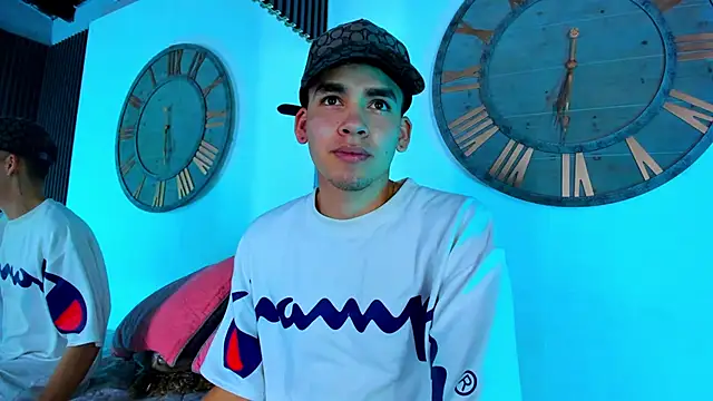 Snapshot of Mike_0233_ chatting on January 30, 7:29 am Mike 0233 online show from January 30, 7:29 am