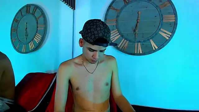 Snapshot of Mike_0233_ chatting on February 1, 8:08 am Mike 0233 online show from February 1, 8:08 am