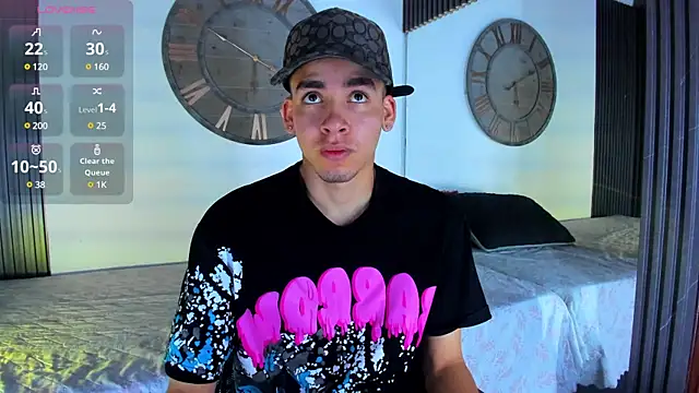 Snapshot of Mike_0233_ chatting on March 4, 4:27 am Mike 0233 online show from March 4, 4:27 am