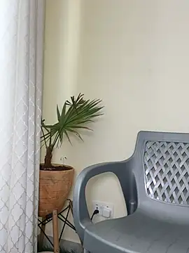 juicybatate online show from December 17, 9:39 am