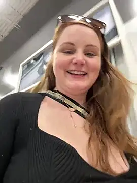 Snapshot of GingerSnap33 chatting on March 2, 8:18 pm GingerSnap33 online show from March 2, 8:18 pm